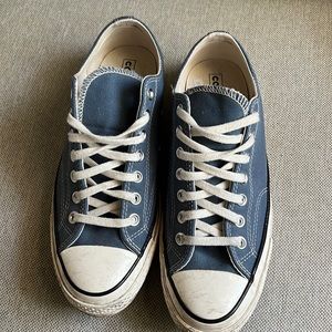 Blue converse uniqque color 10 1/2 womens